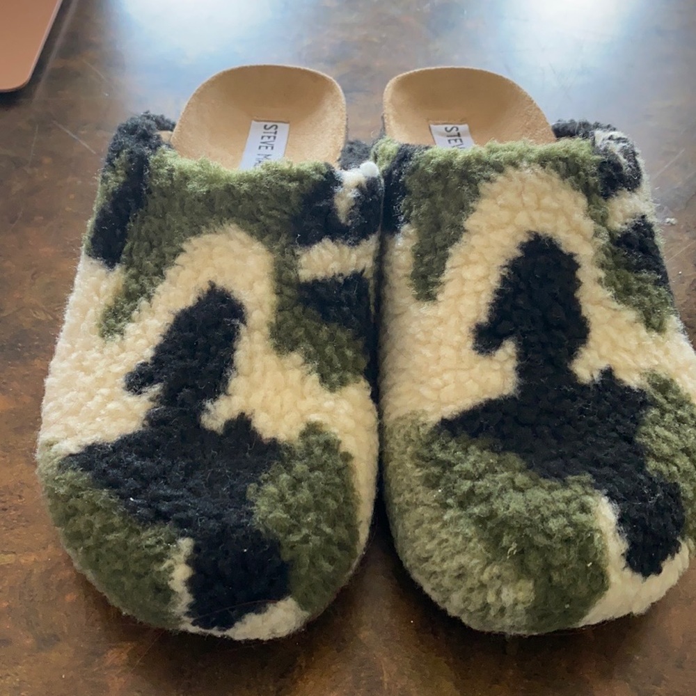Brand New Steve Madden Camo Clog’s!